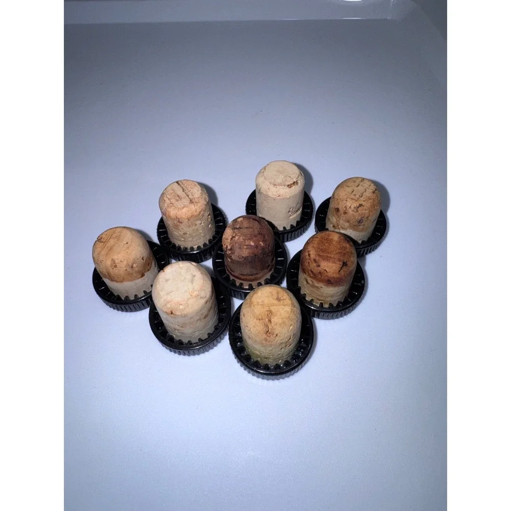 Lot of 8Replacement Cork Bottle Stoppers BlackPlastic Ribbed T-Top Caps Crafting